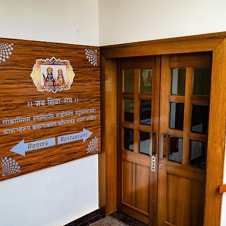 ホテル Amritara Ramila Kutir Ayodhya エクステリア 写真